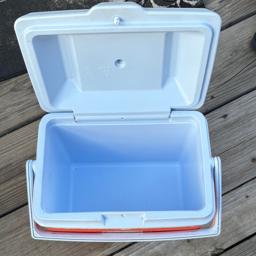 Rubbermaid Orange and White Cooler - Picture 5 of 10